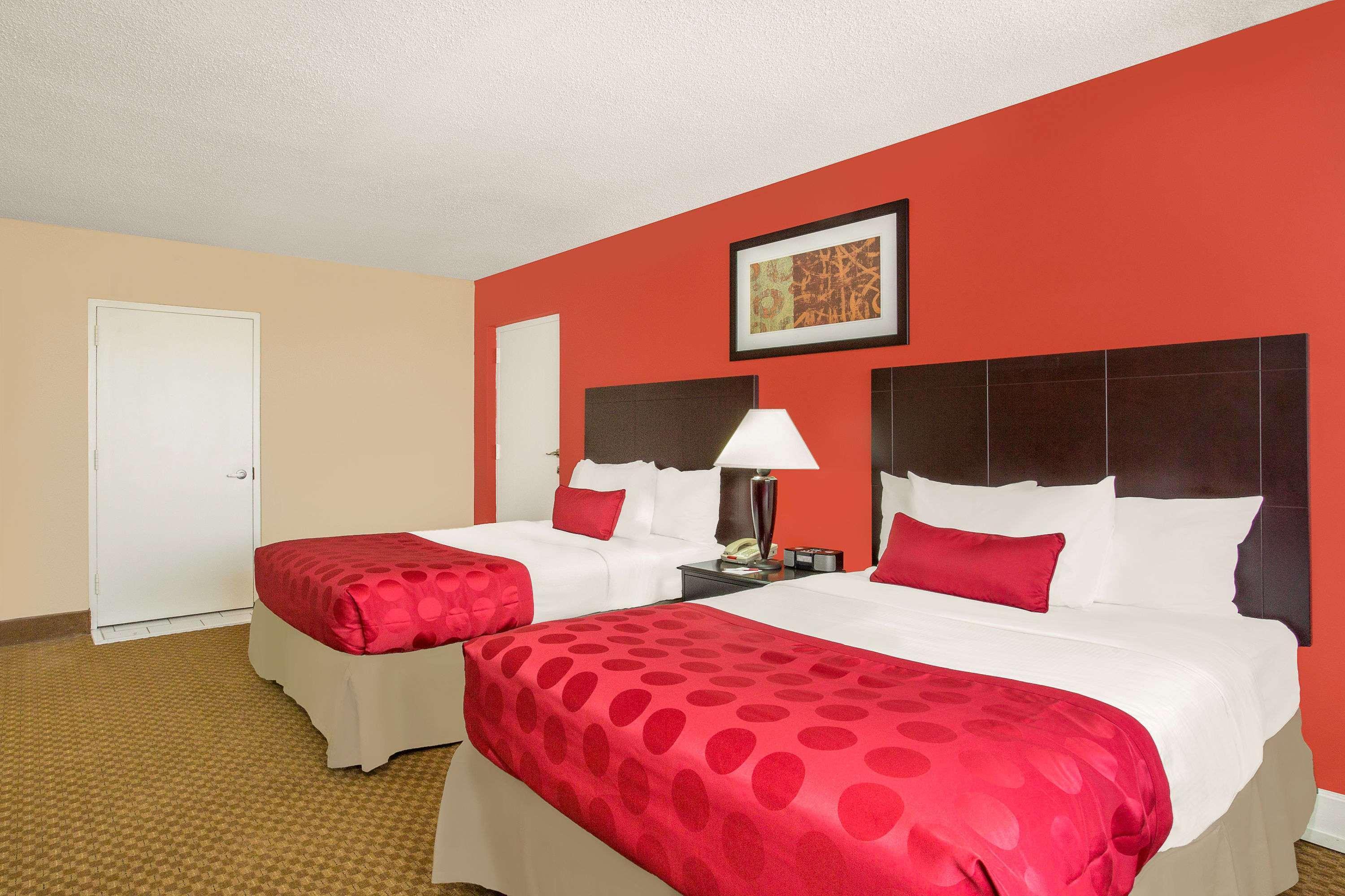 Ramada Plaza By Wyndham Fayetteville Fort Bragg Area Zewnętrze zdjęcie