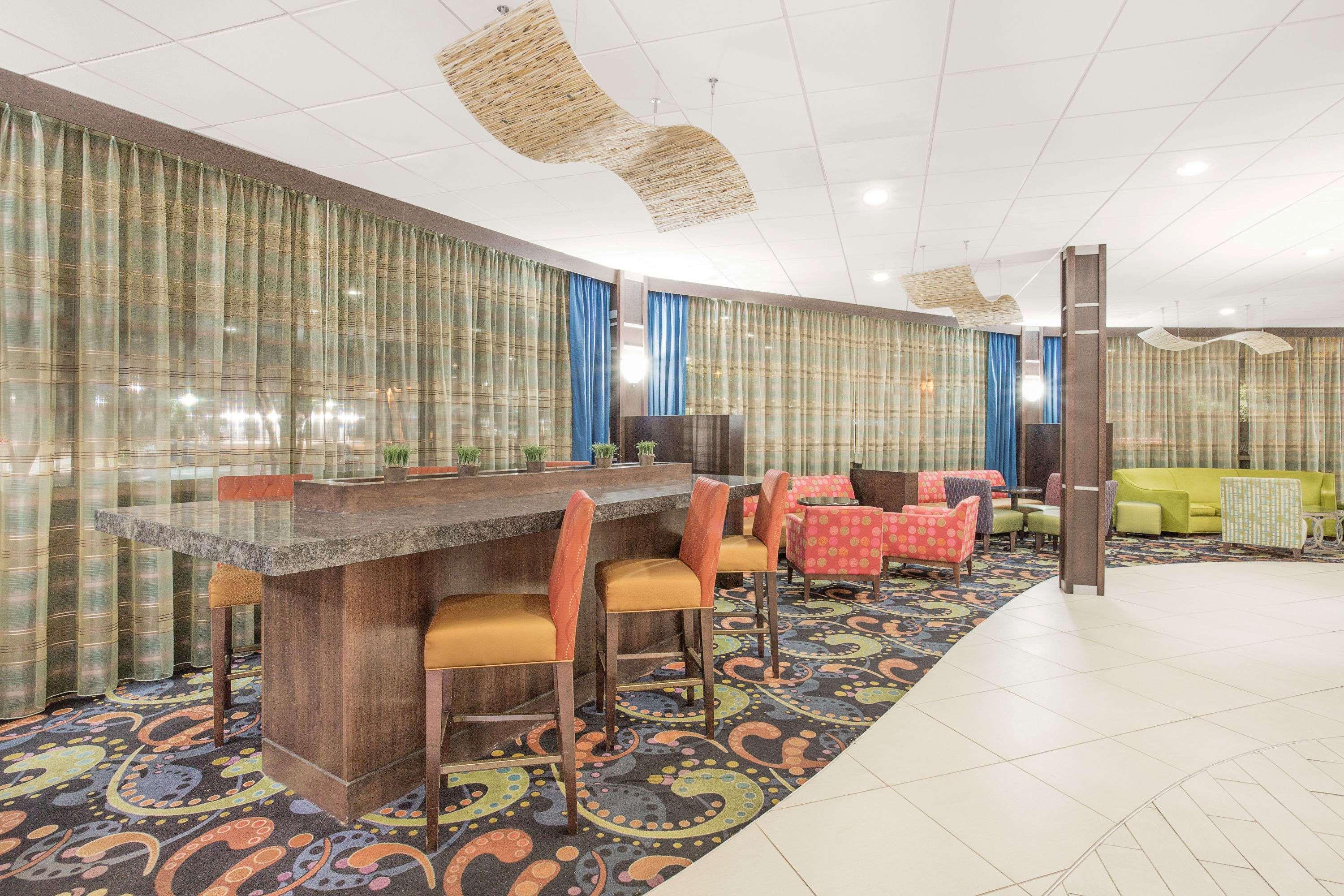 Ramada Plaza By Wyndham Fayetteville Fort Bragg Area Zewnętrze zdjęcie