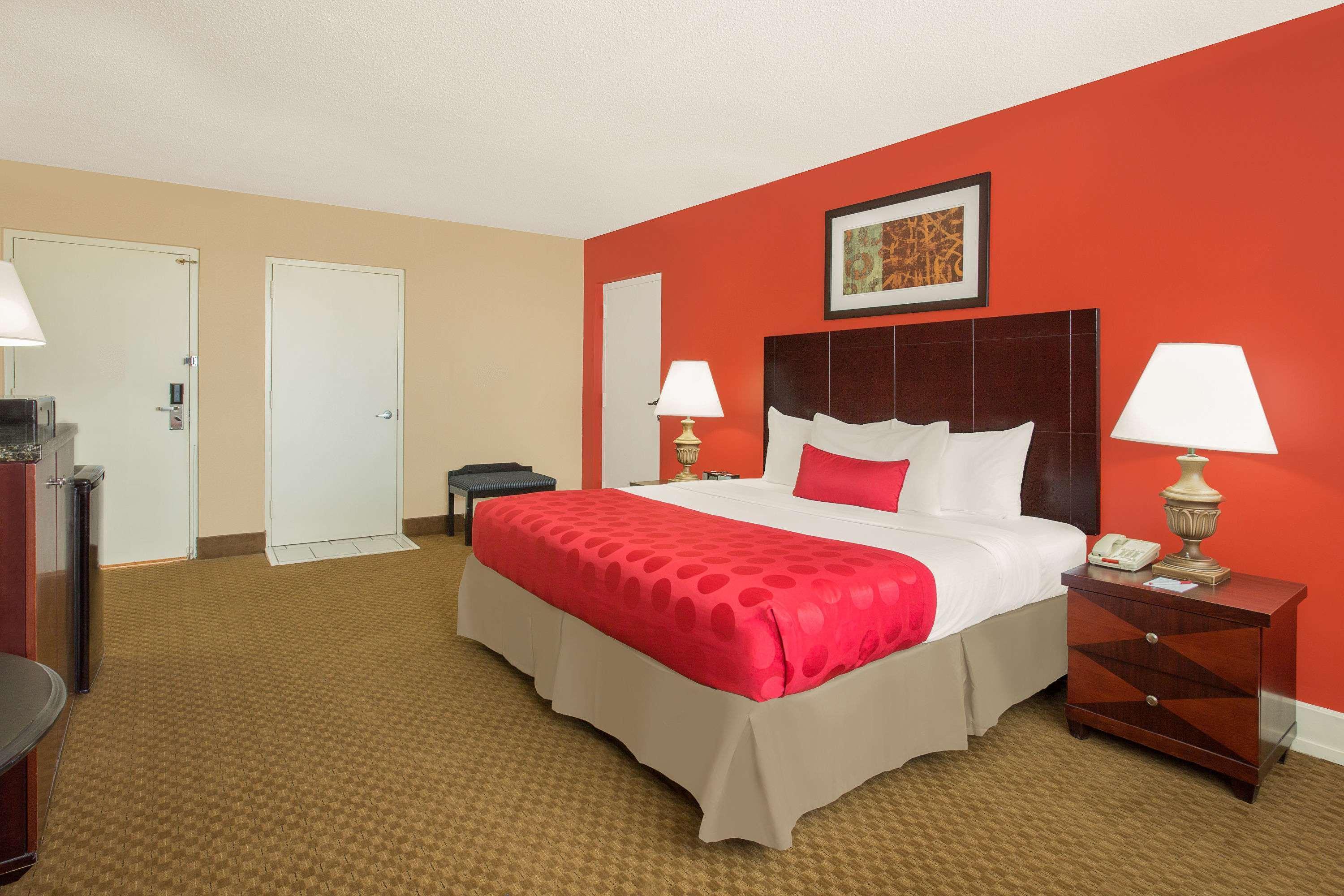 Ramada Plaza By Wyndham Fayetteville Fort Bragg Area Zewnętrze zdjęcie